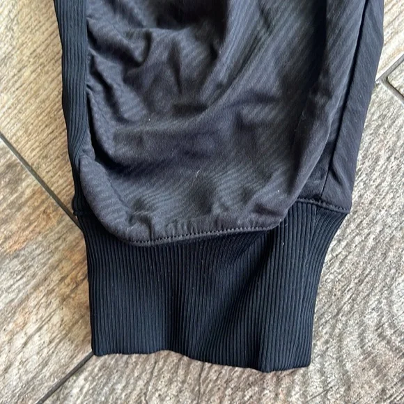 Lululemon dance studio joggers ~ EUC - Picture 10 of 12